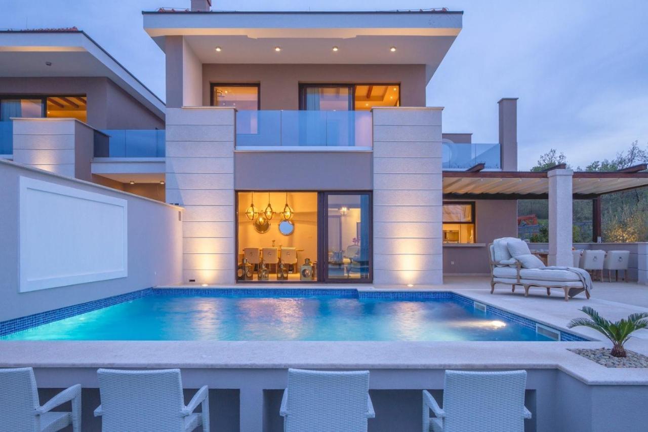 Luxury Villa Prova1 มาลินสกา ภายนอก รูปภาพ